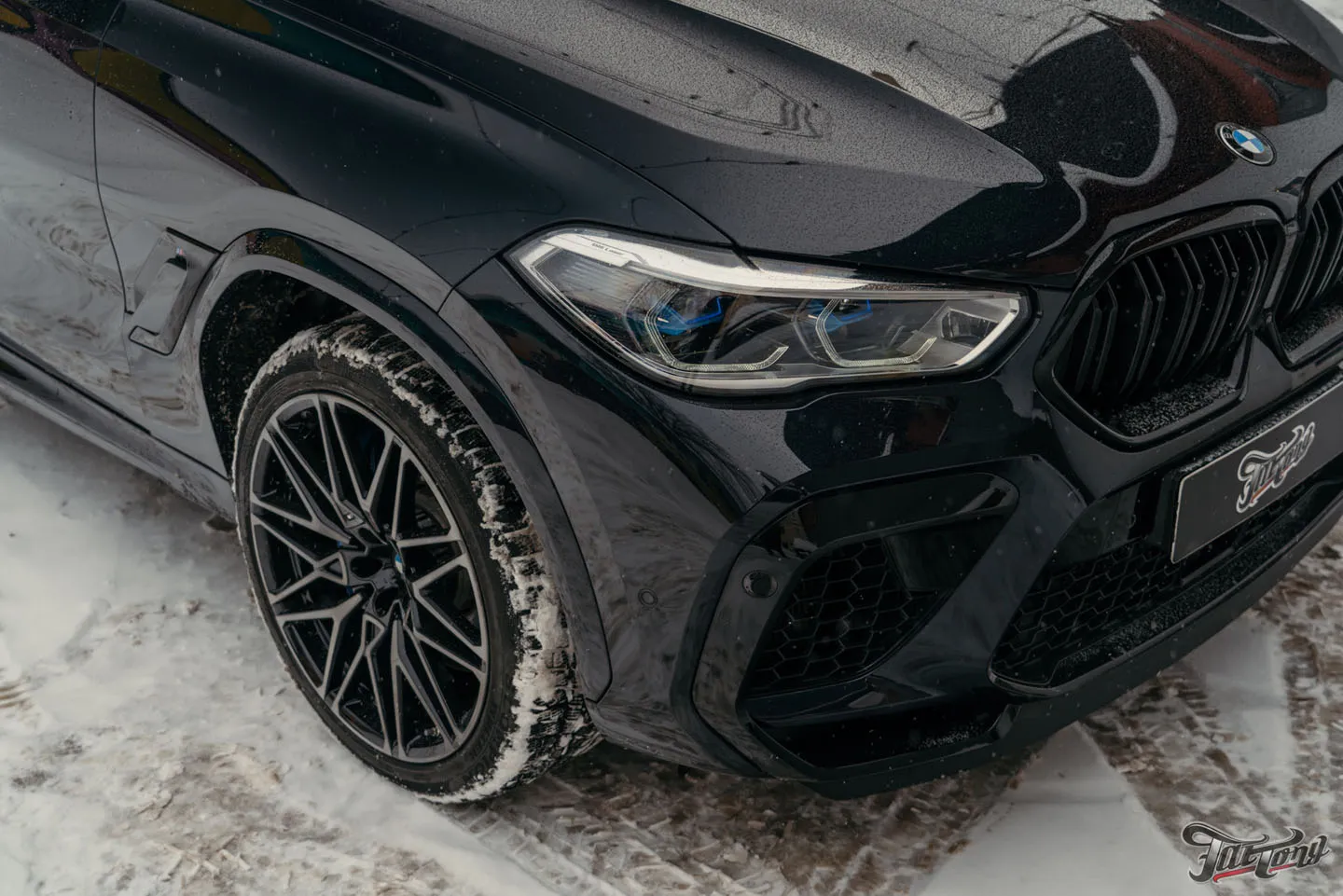 Окрас дисков с алмазной проточкой для BMW X6 M